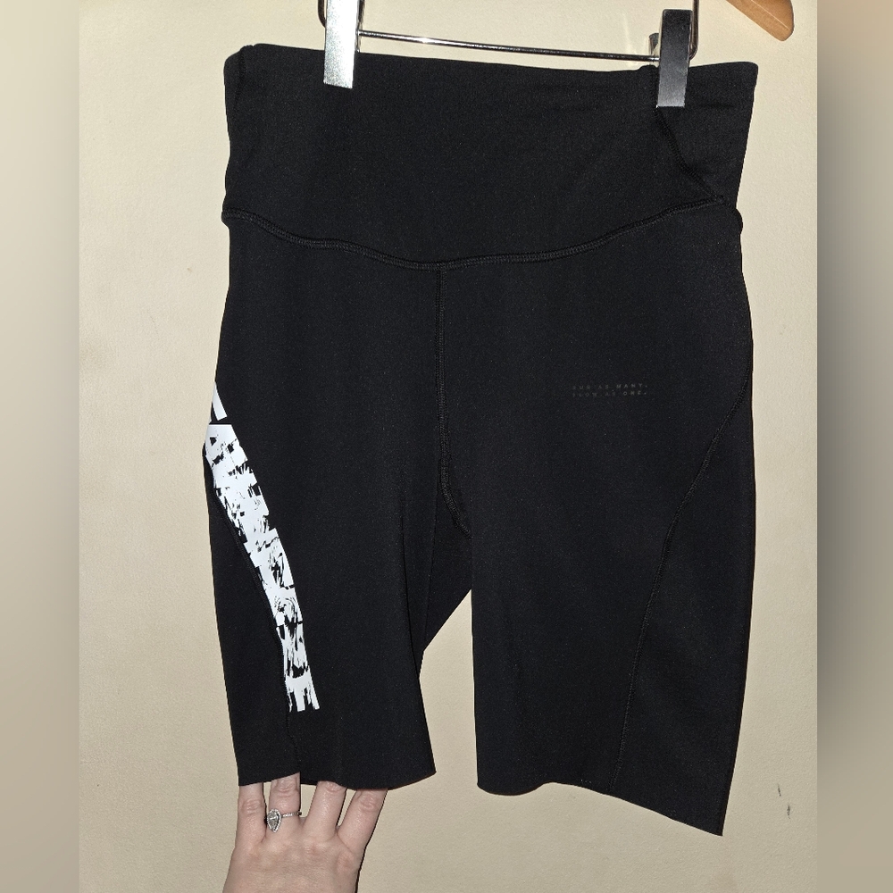 RARE Lululemon Seawheeze Base Pace Short